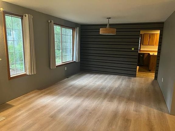 4th image of 13006 Foxglove Dr NW