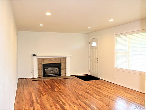2nd image of 9227 48th Dr NE