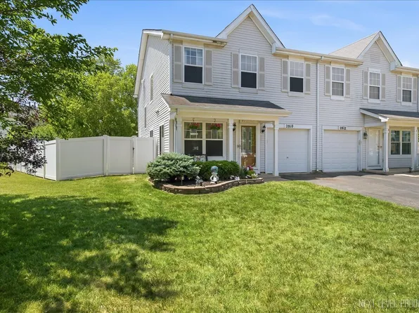 2810 Ledgestone Ct, Naperville, IL 60564
