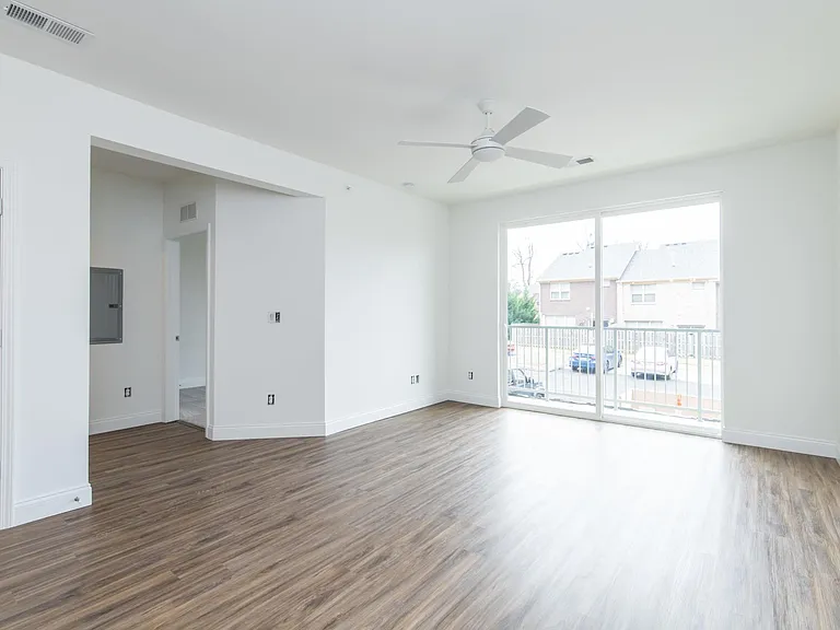 231 Walton Ave #109 — Photo 7