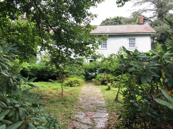 8 Church St, Middletown, NJ 07748