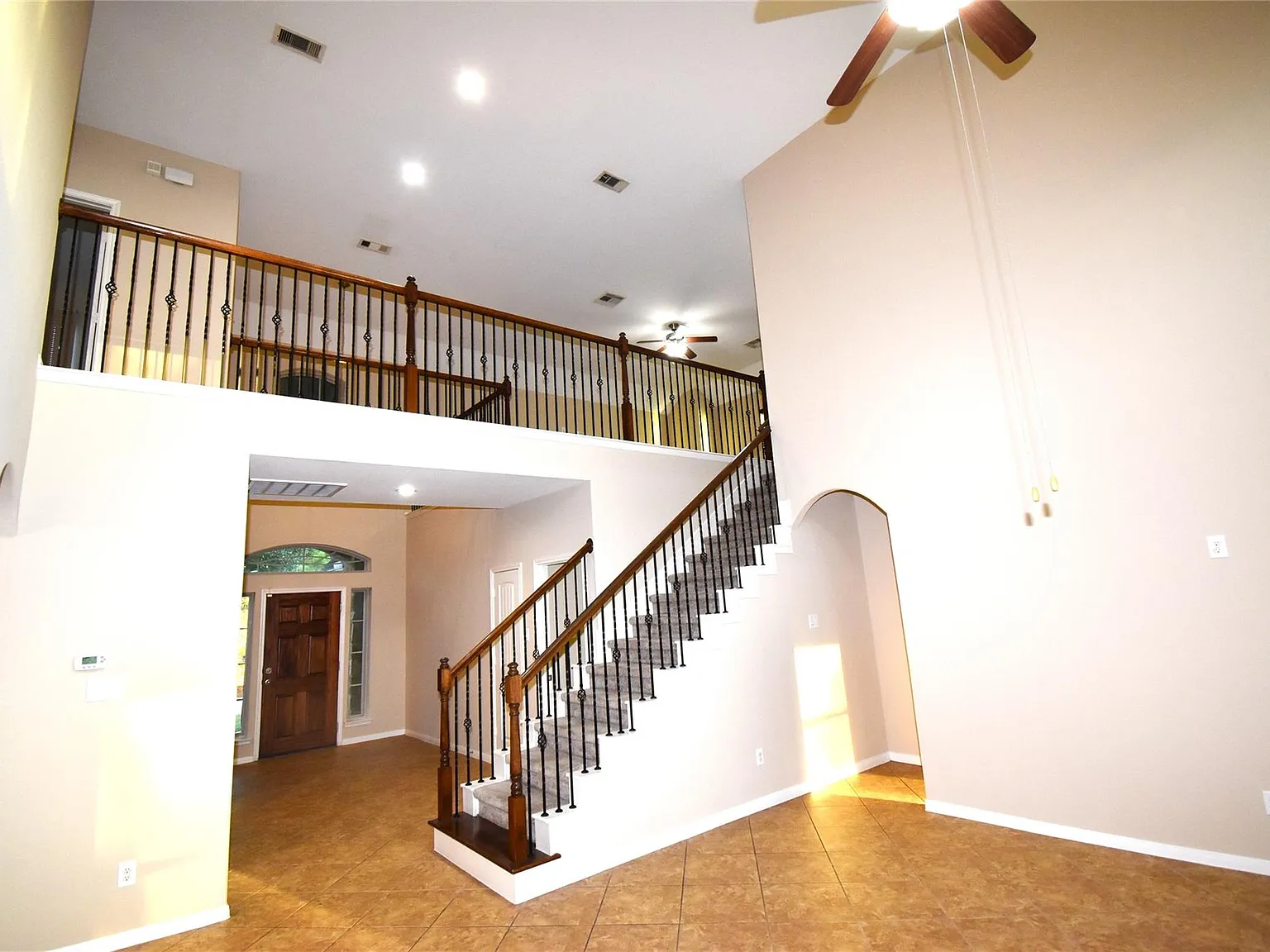 4 bed, 3.5 bath, 2941 sqft, $3,650 — Photo 4