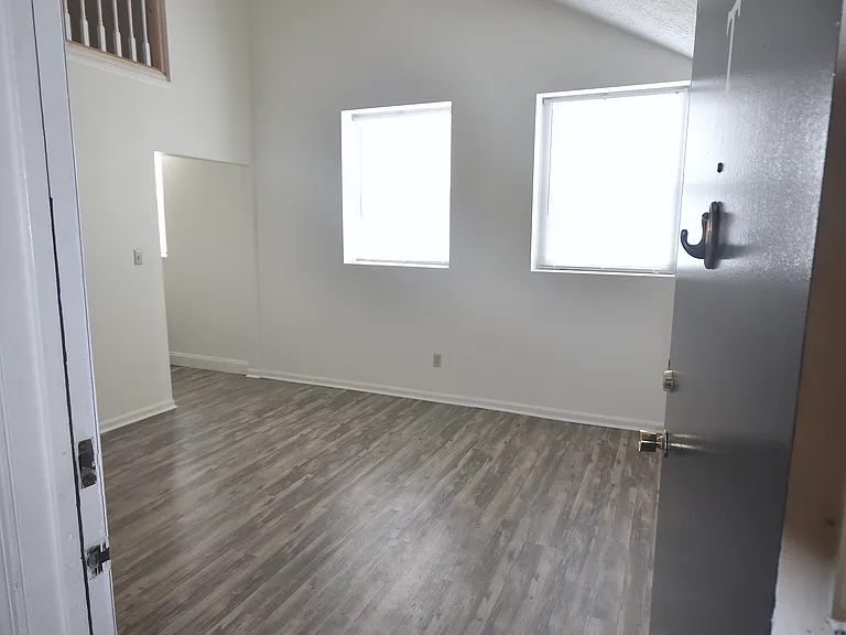 Waveland Place Apartments — Photo 45