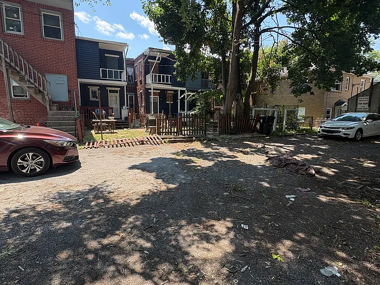 1716 Miller St — Photo 21