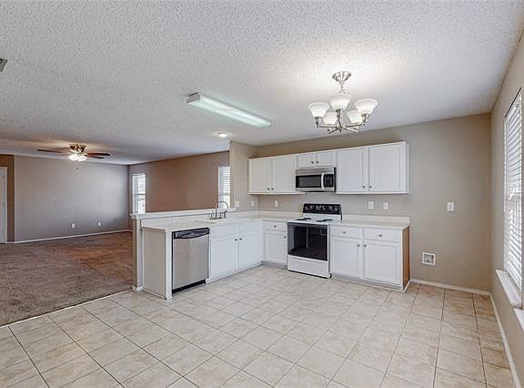 3rd image of 3125 Melrose Dr