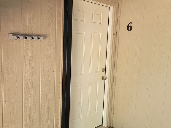2nd image of 316 Vicksburg Cir APT 6