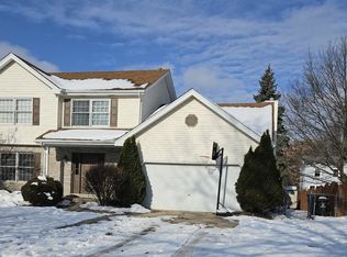 2011 Maplewood Cir, Naperville, IL 60563
