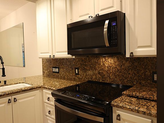 4th image of 80 Live Oak Circle