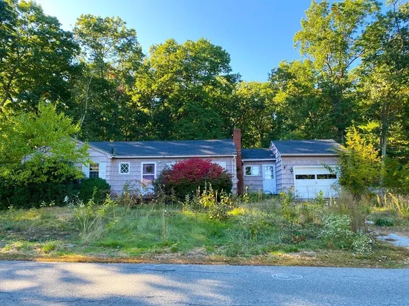 216 Greenwood Rd, Andover, MA 01810
