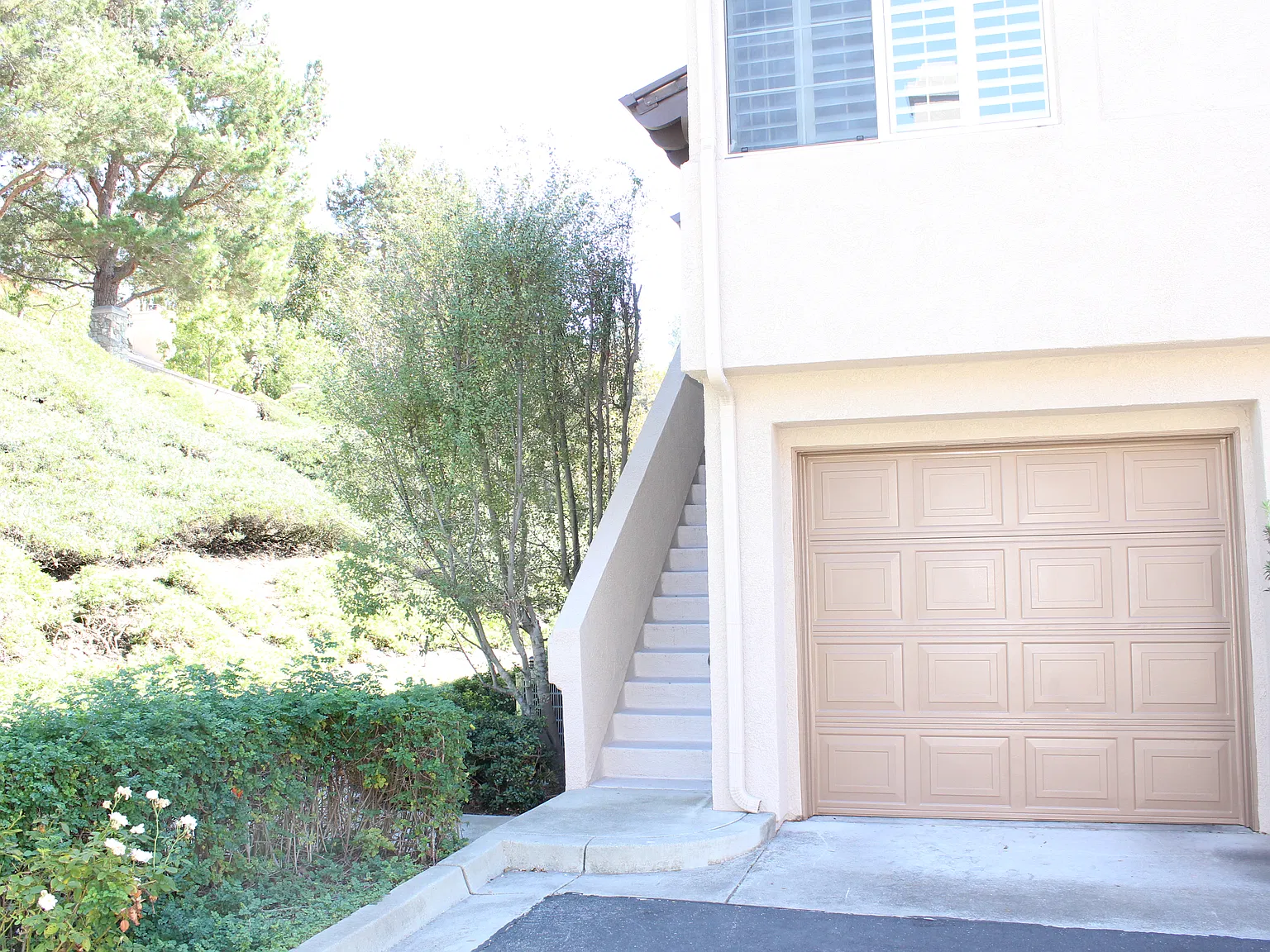 2 bed, 972 sqft, $3,200 — Photo 1