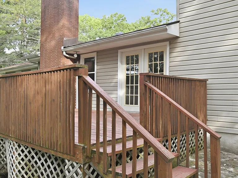 1306 Brockton Dr — Photo 2
