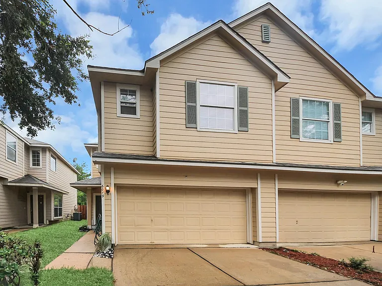 6019 Pennworth Ln — Photo 3