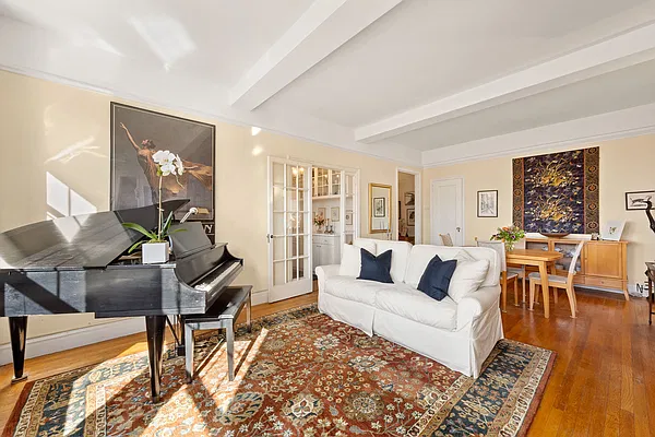 Living room, photo 3