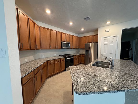 2nd image of 9523 Louis Phillip St
