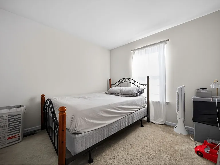 11 Faraday Ct — Photo 2