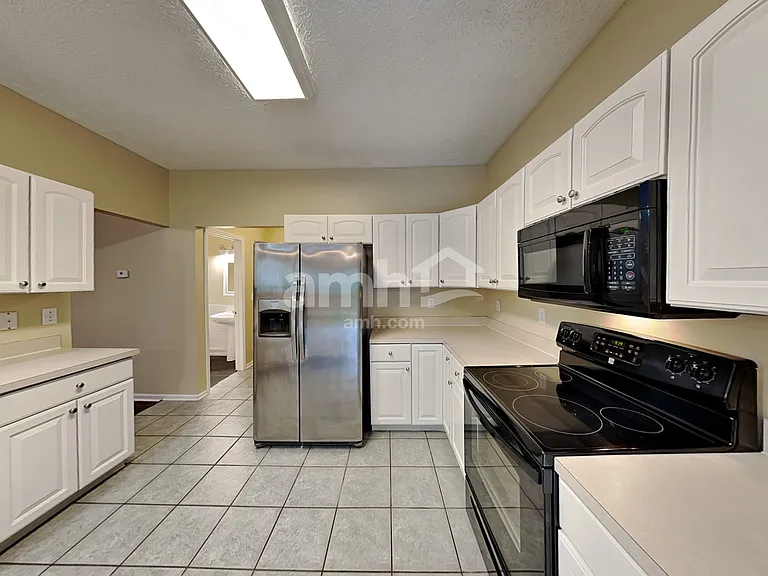 1095 Mastell Dr — Photo 3