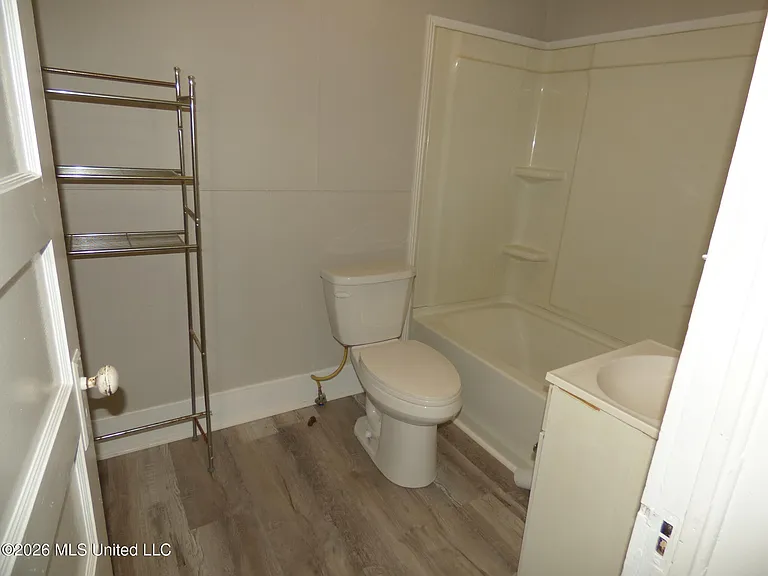 412 S 6th St — Photo 5