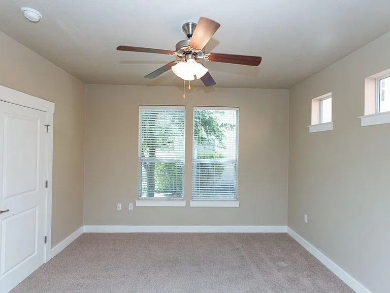1601 Miriam Ave #301 — Photo 11