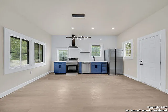 530 E Carson St — Photo 6