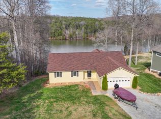 200 Saint Augustine Rd, Wirtz, VA 24184
