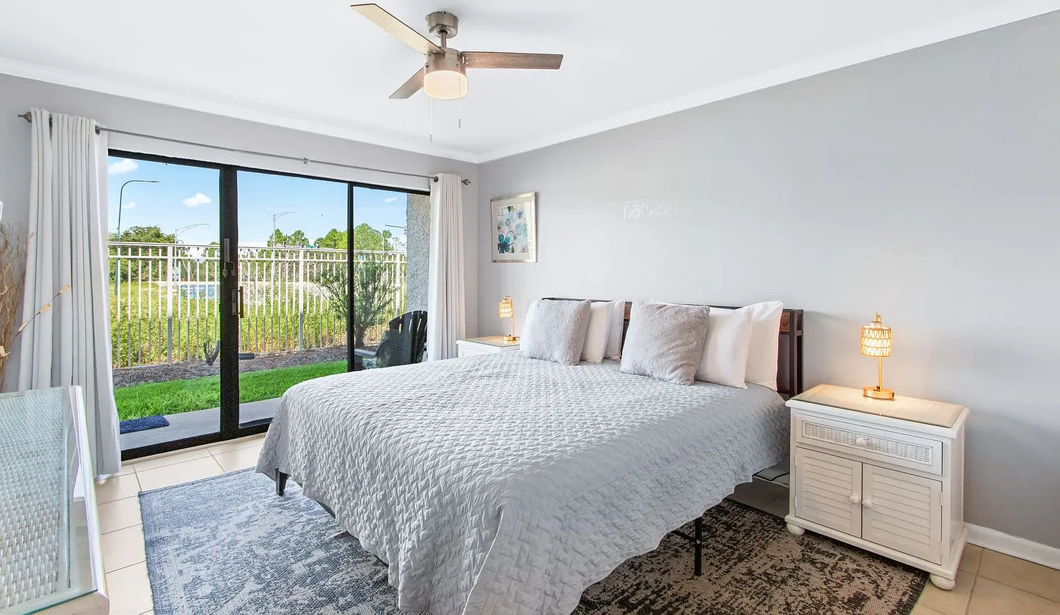 2 bed, 2.0 bath, 990 sqft, $2,699 — Photo 3