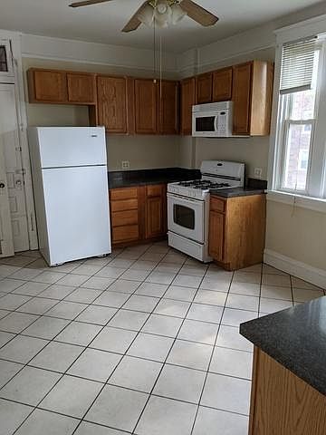 1st image of 2225 W Montrose Ave #1