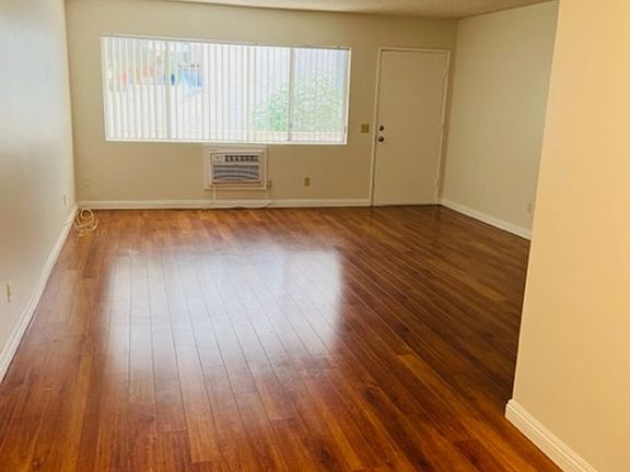 3rd image of 630 E Tujunga Ave #30B