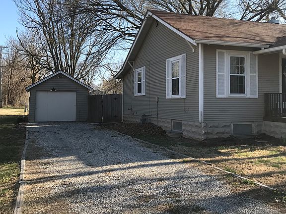 2nd image of 215 W 1st Ave