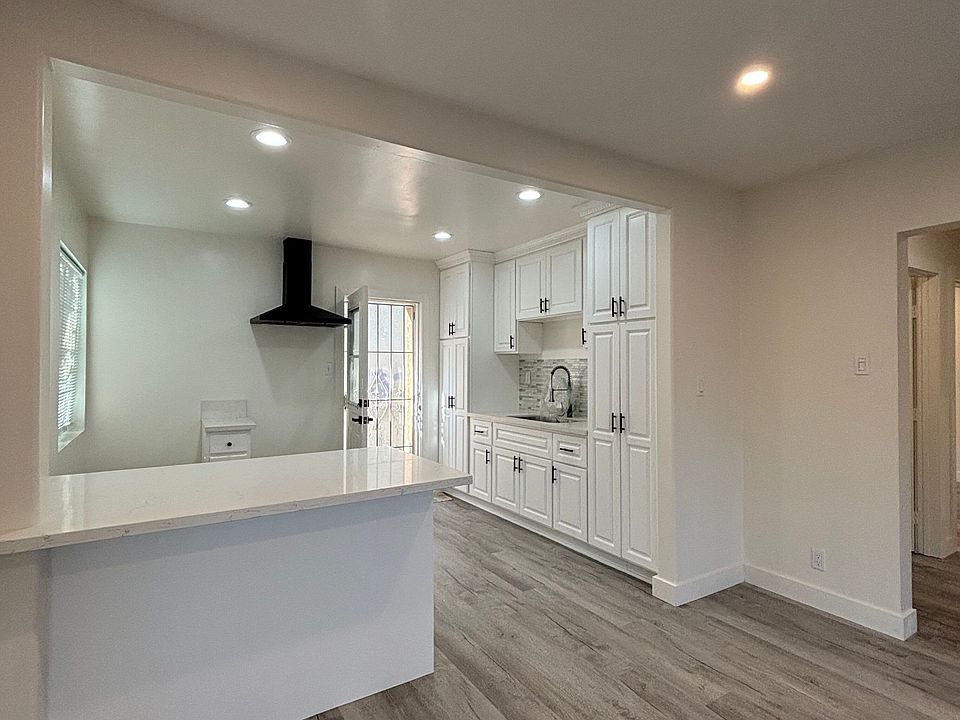 1st image of 5848 Gardenia Ave