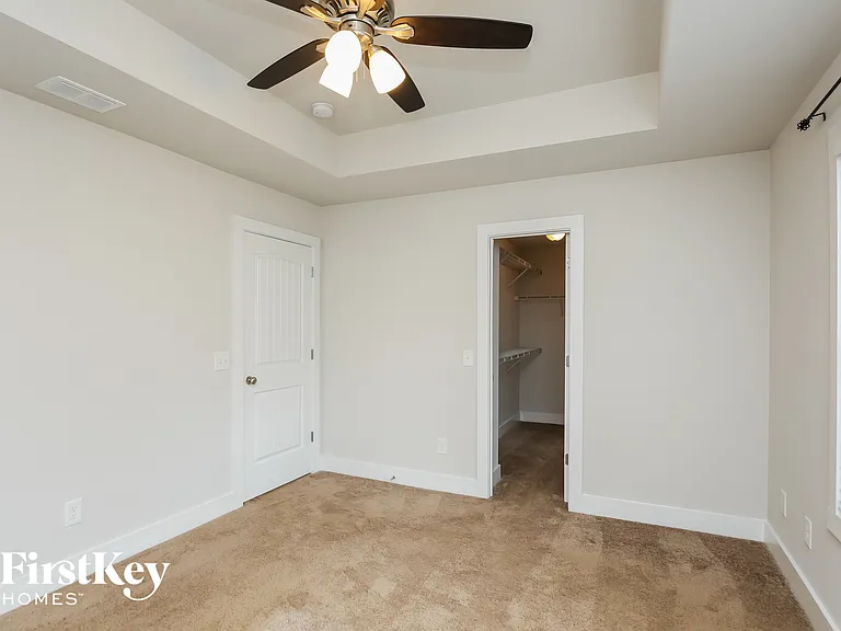2375 Belaire Dr — Photo 8