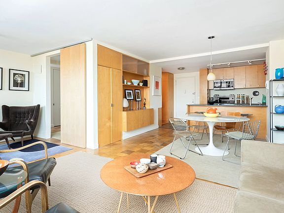 2nd image of 77 7th Ave #17KL