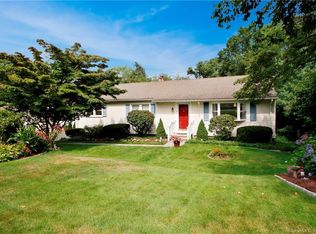 8 Forbell Dr, Norwalk, CT 06850