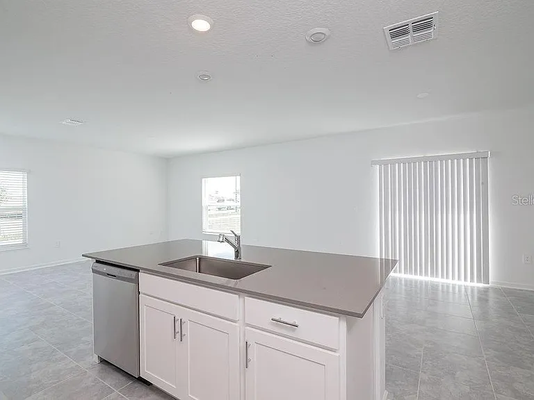 2821 Armstrong Ave — Photo 17