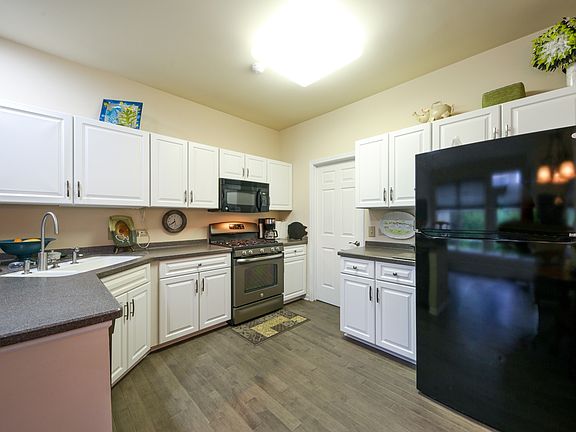 5th image of 11163 Edgebrook Ln