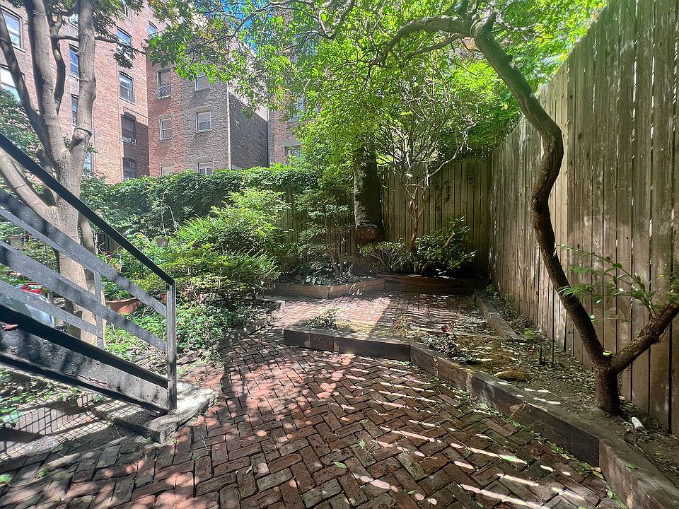 1st image of 331 W 70th St APT 1