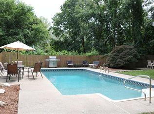 23 Royal Oaks Dr, Norwich, CT 06360