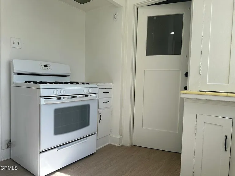 2122 Navarro Ave — Photo 14