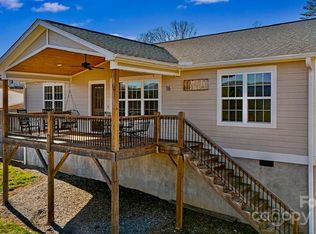 16 McKena Hill Ln, Candler, NC 28715