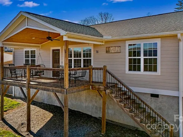 16 McKena Hill Ln, Candler, NC 28715