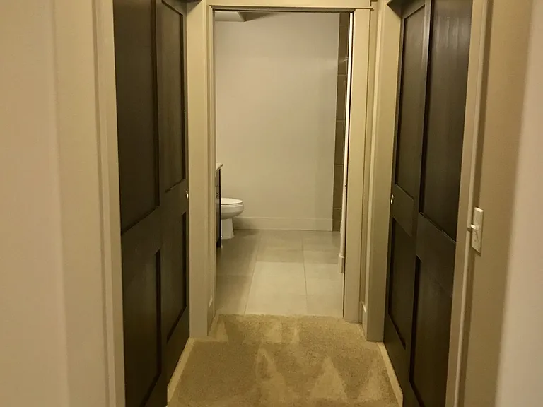 18609 SE Newport Way #101 — Photo 3