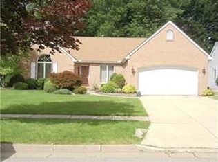 50 Deer Ridge Ct, Getzville, NY 14068