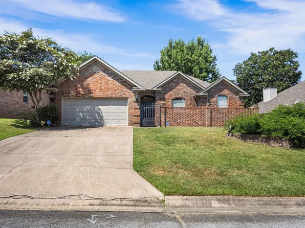 130 Fontainbleau Dr, Maumelle, AR 72113