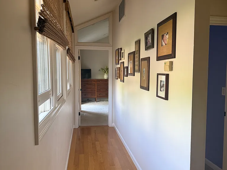 1560 College Ave — Photo 8