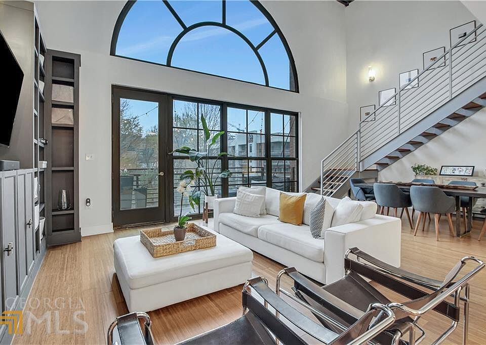 1st image of 790 N Ave Ne #201