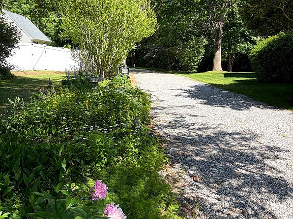 3rd image of 23 Swan Lane