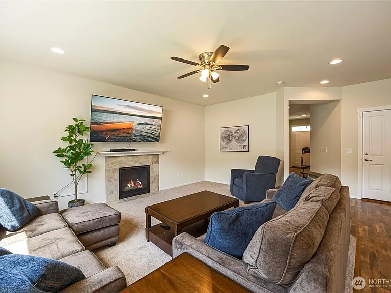 6605 Svea Ct NE — Photo 9