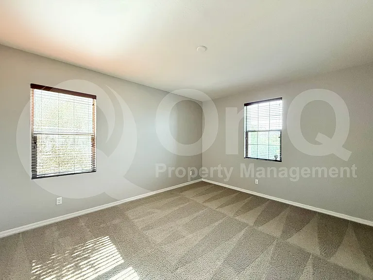 1007 E Buffalo St — Photo 20