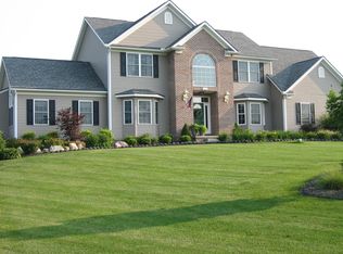 2250 Canterbury Farm Dr, Hinckley, OH 44233