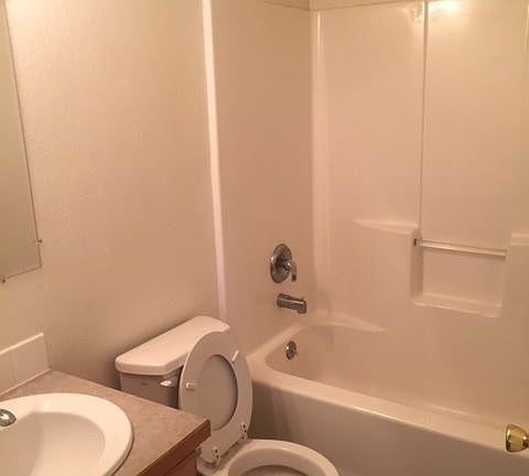 4th image of 3014 W 7th St APT 8