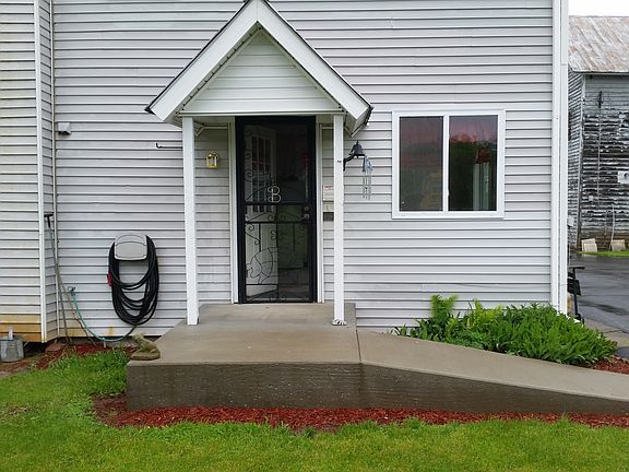 Rear entrance with ramp